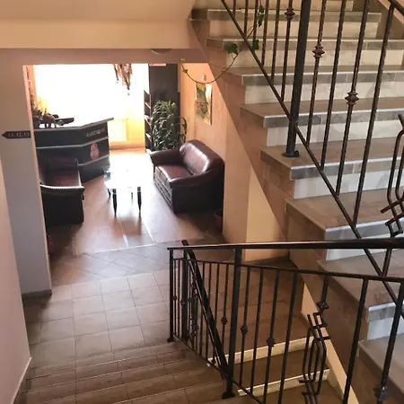 Hotel Family Yola 3*