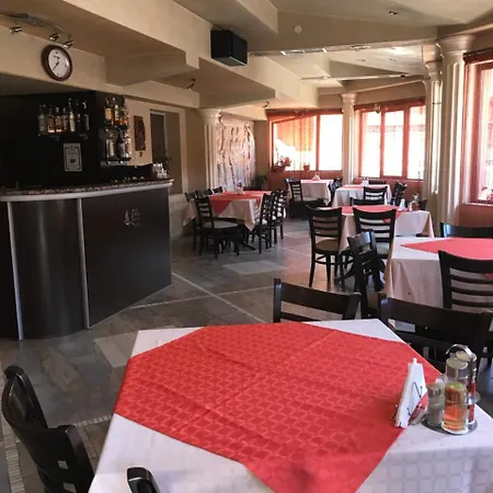 Family Yola 3* Czepełare