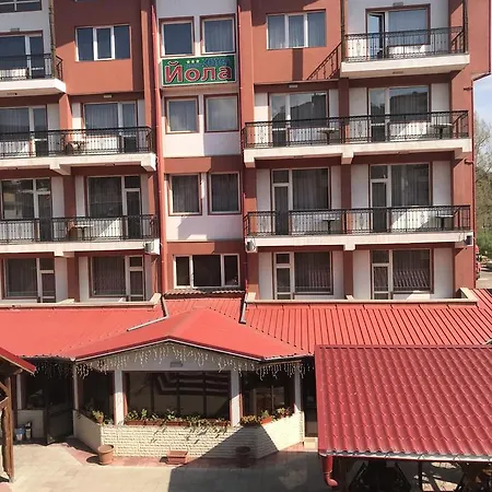 Family Yola Czepełare