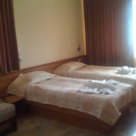 Family Yola Czepełare